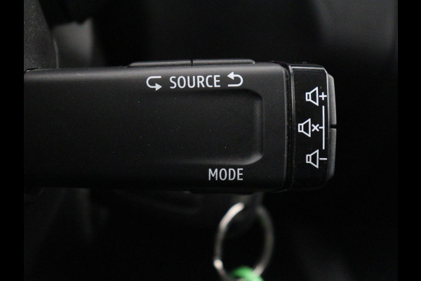 Renault Captur 1.0 TCe 100 Zen | Trekhaak | Carplay | Camera | Navigatie | Full LED | Cruise control | Bluetooth | Airco | Parkeerhulp | DAB