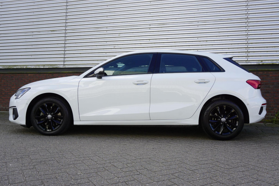 Audi A3 Sportback 35 TFSI150PK/Digitaal Dashboard/Camera/Automatisch inparkeer hulpsysteem.