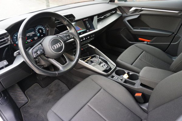 Audi A3 Sportback 35 TFSI150PK/Digitaal Dashboard/Camera/Automatisch inparkeer hulpsysteem.