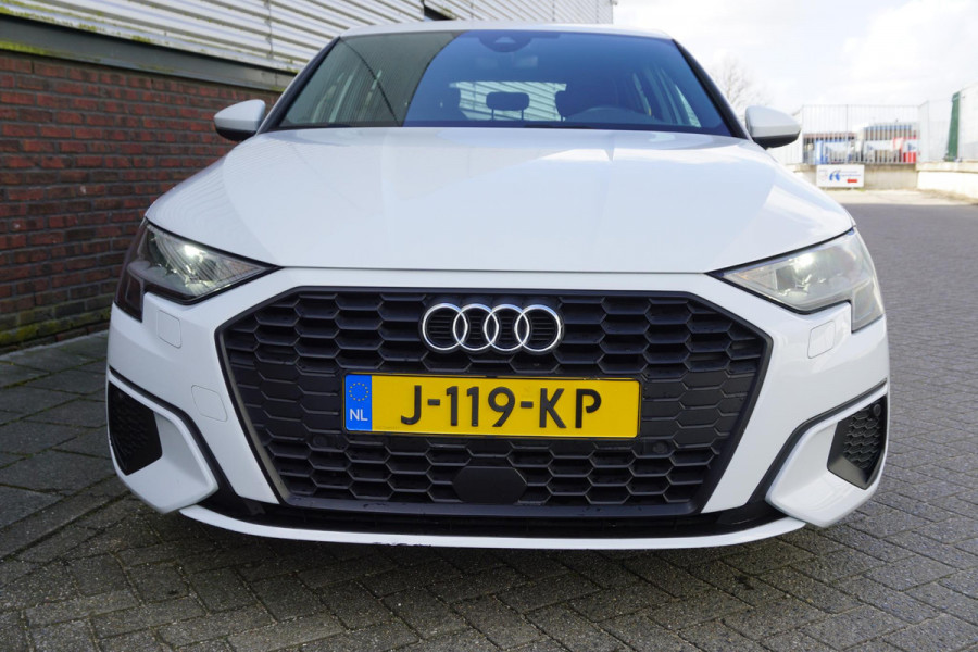 Audi A3 Sportback 35 TFSI150PK/Digitaal Dashboard/Camera/Automatisch inparkeer hulpsysteem.