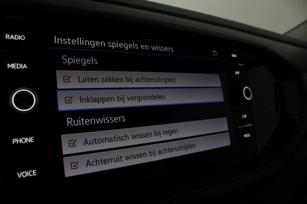 Volkswagen T-Cross 1.0 TSI Life > Achteruitrijcamera/All season banden/Navigatie...