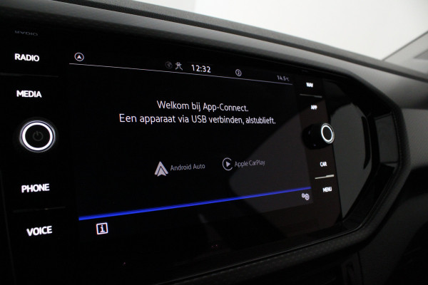 Volkswagen T-Cross 1.0 TSI Life > Achteruitrijcamera/All season banden/Navigatie...