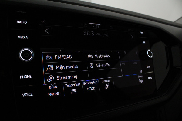 Volkswagen T-Cross 1.0 TSI Life > Achteruitrijcamera/All season banden/Navigatie...