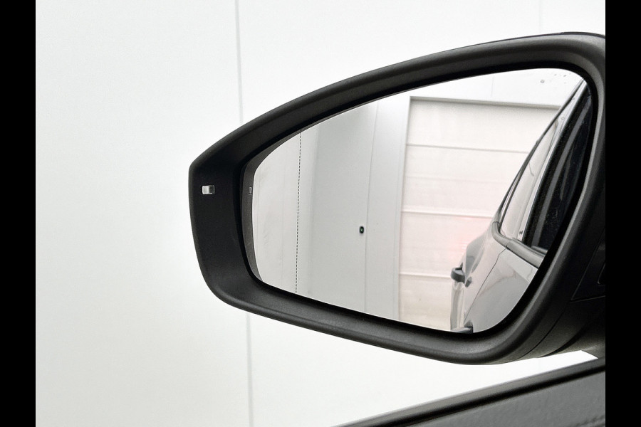 Volkswagen Tayron 1.5 eHybrid Life Edition(Fabrieksgarantie, NL-auto, Carplay/ Android, Camera, Navi, Lane Assist, Adapt CRs, Etc)