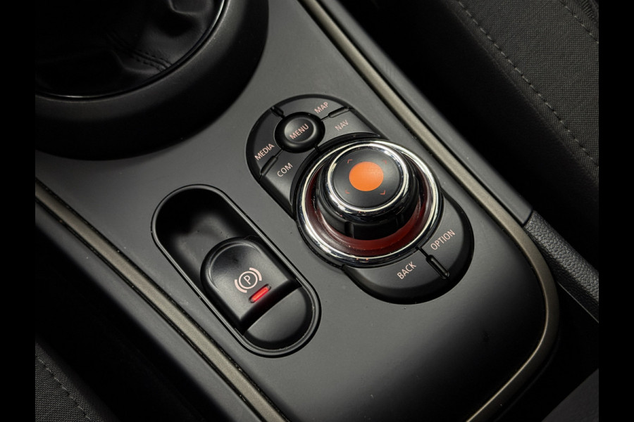 MINI Countryman 1.5 One Pepper Stoelverwarming | Carplay | Cruise | Navi | PDC | Keyless | Led | Sportstoelen | 18"