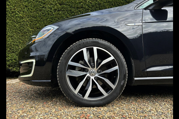Volkswagen e-Golf E-DITION Carplay AdaptiveCruise Stoelverwarming VirtualCockpit Camera
