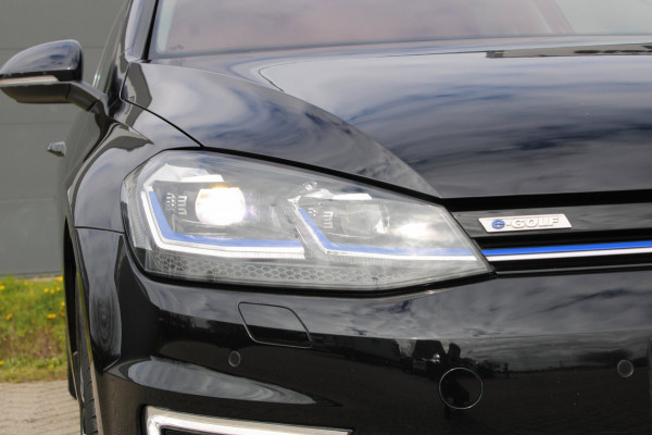 Volkswagen e-Golf E-DITION Carplay AdaptiveCruise Stoelverwarming VirtualCockpit Camera