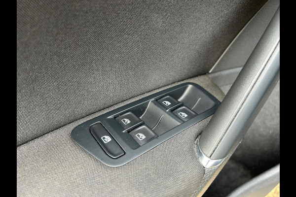 Volkswagen e-Golf E-DITION Carplay AdaptiveCruise Stoelverwarming VirtualCockpit Camera