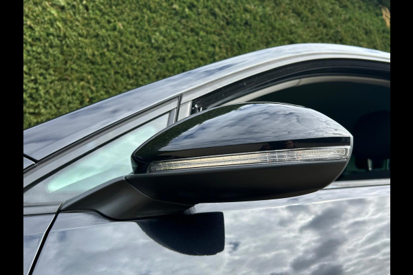 Volkswagen e-Golf E-DITION Carplay AdaptiveCruise Stoelverwarming VirtualCockpit Camera