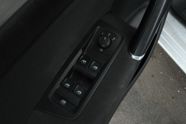Volkswagen Touran 2.0 TDI Comfortline apple carplay, stoelverw. climate,