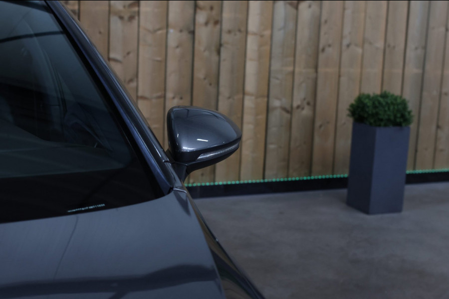 Volkswagen Golf 1.4 TSI 3X R-Line *Pano*Virtual*DSG*Keyless*