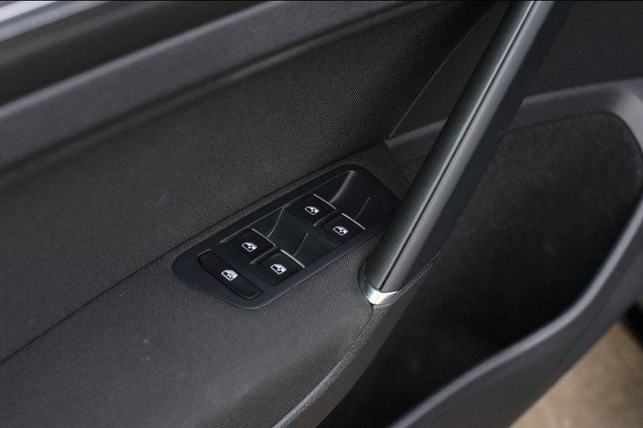 Volkswagen Golf 1.4 TSI 3X R-Line *Pano*Virtual*DSG*Keyless*