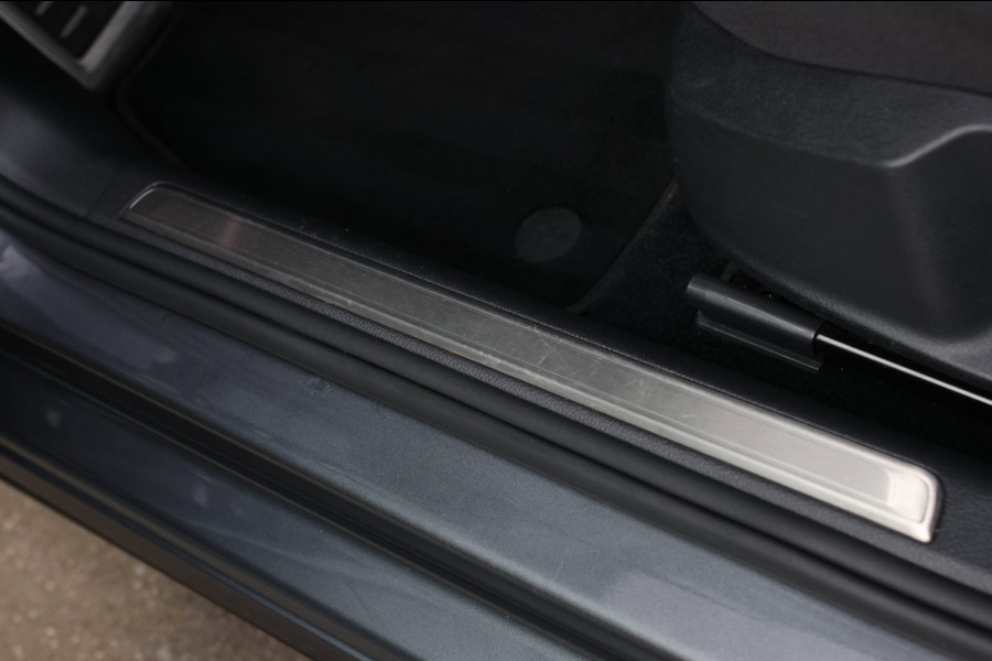 Volkswagen Golf 1.4 TSI 3X R-Line *Pano*Virtual*DSG*Keyless*