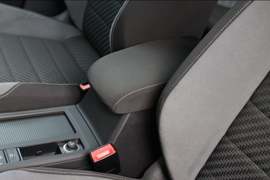 Volkswagen Golf 1.4 TSI 3X R-Line *Pano*Virtual*DSG*Keyless*