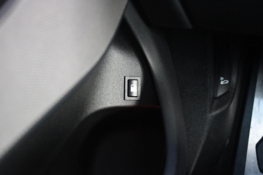 BMW X5 xDrive50e 490PK M-SPORT LAUNCH EDITION | PANORAMA SCHUIF/KANTEL DAK "SKY LOUNGE" | COMFORT STOELEN ELEKTRISCH VERSTELBAAR MET GEHEUGENFUNCTIE EN VERWARMBAAR VOOR EN ACHTER | LEDEREN BEKLEDING BMW INDIVIDUAL ZWART | EDELHOUT INTERIEURLIJSTEN | RIJASSISTENT-SYSTEEM DRIVING ASSISTANT PROFFESIONAL MET O.A. DODEHOEK DETECTIE EN ADAPTIVE CRUISE CONTROL | TRAVEL PAKKET | INNOVATIE-PAKKET: PARKEERASSISTENT-PAKKET PROFESSIONAL/ADAPTIEVE LED KOPLAMPEN/HARMAN/KARDON AUDIO SYSTEM/BMW LIVE PROFESSIONAL/RIJASSISTEN-SYSTEEM BMW GESTURE CONTROL/RIJSTROOK ASSISTENT/RIJSTROOKWISSEL ASSI