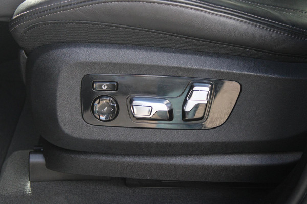 BMW X5 xDrive50e 490PK M-SPORT LAUNCH EDITION | PANORAMA SCHUIF/KANTEL DAK "SKY LOUNGE" | COMFORT STOELEN ELEKTRISCH VERSTELBAAR MET GEHEUGENFUNCTIE EN VERWARMBAAR VOOR EN ACHTER | LEDEREN BEKLEDING BMW INDIVIDUAL ZWART | EDELHOUT INTERIEURLIJSTEN | RIJASSISTENT-SYSTEEM DRIVING ASSISTANT PROFFESIONAL MET O.A. DODEHOEK DETECTIE EN ADAPTIVE CRUISE CONTROL | TRAVEL PAKKET | INNOVATIE-PAKKET: PARKEERASSISTENT-PAKKET PROFESSIONAL/ADAPTIEVE LED KOPLAMPEN/HARMAN/KARDON AUDIO SYSTEM/BMW LIVE PROFESSIONAL/RIJASSISTEN-SYSTEEM BMW GESTURE CONTROL/RIJSTROOK ASSISTENT/RIJSTROOKWISSEL ASSI