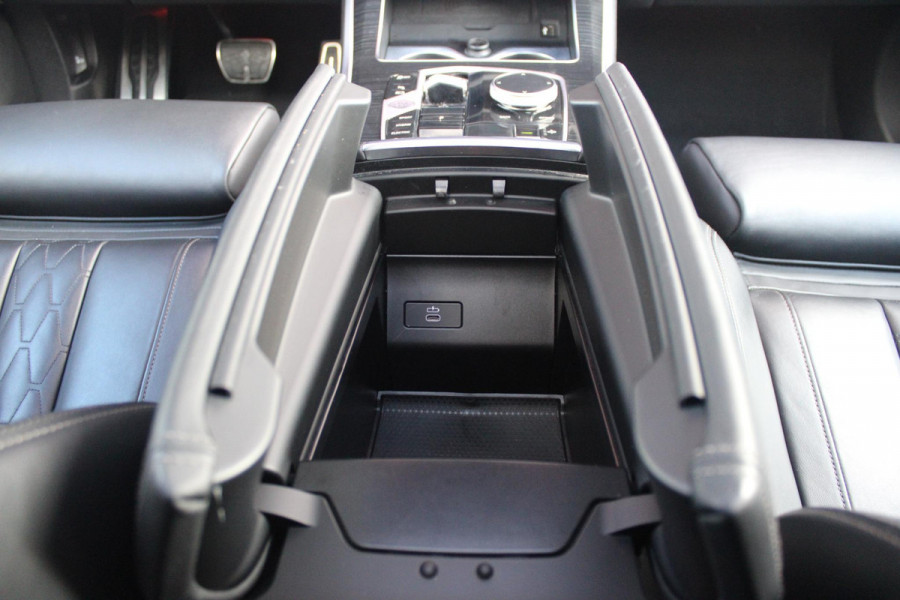 BMW X5 xDrive50e 490PK M-SPORT LAUNCH EDITION | PANORAMA SCHUIF/KANTEL DAK "SKY LOUNGE" | COMFORT STOELEN ELEKTRISCH VERSTELBAAR MET GEHEUGENFUNCTIE EN VERWARMBAAR VOOR EN ACHTER | LEDEREN BEKLEDING BMW INDIVIDUAL ZWART | EDELHOUT INTERIEURLIJSTEN | RIJASSISTENT-SYSTEEM DRIVING ASSISTANT PROFFESIONAL MET O.A. DODEHOEK DETECTIE EN ADAPTIVE CRUISE CONTROL | TRAVEL PAKKET | INNOVATIE-PAKKET: PARKEERASSISTENT-PAKKET PROFESSIONAL/ADAPTIEVE LED KOPLAMPEN/HARMAN/KARDON AUDIO SYSTEM/BMW LIVE PROFESSIONAL/RIJASSISTEN-SYSTEEM BMW GESTURE CONTROL/RIJSTROOK ASSISTENT/RIJSTROOKWISSEL ASSI