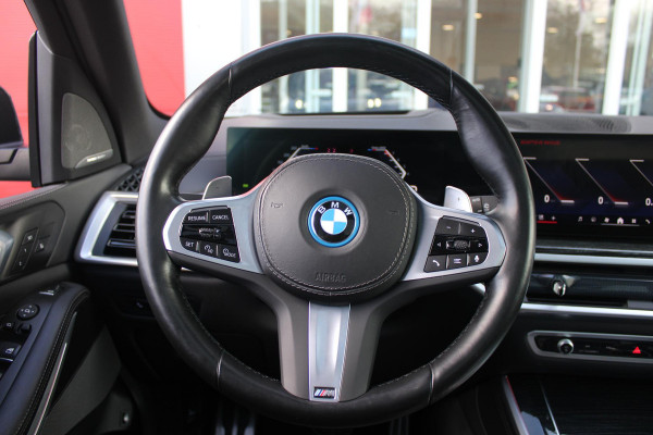 BMW X5 xDrive50e 490PK M-SPORT LAUNCH EDITION | PANORAMA SCHUIF/KANTEL DAK "SKY LOUNGE" | COMFORT STOELEN ELEKTRISCH VERSTELBAAR MET GEHEUGENFUNCTIE EN VERWARMBAAR VOOR EN ACHTER | LEDEREN BEKLEDING BMW INDIVIDUAL ZWART | EDELHOUT INTERIEURLIJSTEN | RIJASSISTENT-SYSTEEM DRIVING ASSISTANT PROFFESIONAL MET O.A. DODEHOEK DETECTIE EN ADAPTIVE CRUISE CONTROL | TRAVEL PAKKET | INNOVATIE-PAKKET: PARKEERASSISTENT-PAKKET PROFESSIONAL/ADAPTIEVE LED KOPLAMPEN/HARMAN/KARDON AUDIO SYSTEM/BMW LIVE PROFESSIONAL/RIJASSISTEN-SYSTEEM BMW GESTURE CONTROL/RIJSTROOK ASSISTENT/RIJSTROOKWISSEL ASSI