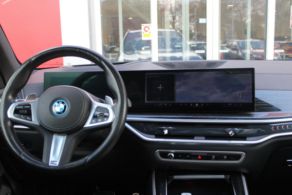 BMW X5 xDrive50e 490PK M-SPORT LAUNCH EDITION | PANORAMA SCHUIF/KANTEL DAK "SKY LOUNGE" | COMFORT STOELEN ELEKTRISCH VERSTELBAAR MET GEHEUGENFUNCTIE EN VERWARMBAAR VOOR EN ACHTER | LEDEREN BEKLEDING BMW INDIVIDUAL ZWART | EDELHOUT INTERIEURLIJSTEN | RIJASSISTENT-SYSTEEM DRIVING ASSISTANT PROFFESIONAL MET O.A. DODEHOEK DETECTIE EN ADAPTIVE CRUISE CONTROL | TRAVEL PAKKET | INNOVATIE-PAKKET: PARKEERASSISTENT-PAKKET PROFESSIONAL/ADAPTIEVE LED KOPLAMPEN/HARMAN/KARDON AUDIO SYSTEM/BMW LIVE PROFESSIONAL/RIJASSISTEN-SYSTEEM BMW GESTURE CONTROL/RIJSTROOK ASSISTENT/RIJSTROOKWISSEL ASSI