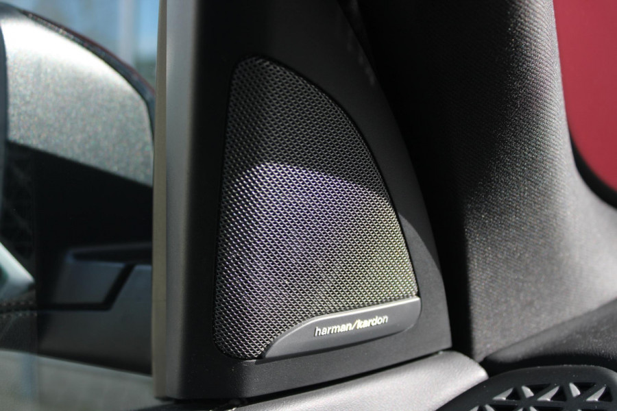 BMW X5 xDrive50e 490PK M-SPORT LAUNCH EDITION | PANORAMA SCHUIF/KANTEL DAK "SKY LOUNGE" | COMFORT STOELEN ELEKTRISCH VERSTELBAAR MET GEHEUGENFUNCTIE EN VERWARMBAAR VOOR EN ACHTER | LEDEREN BEKLEDING BMW INDIVIDUAL ZWART | EDELHOUT INTERIEURLIJSTEN | RIJASSISTENT-SYSTEEM DRIVING ASSISTANT PROFFESIONAL MET O.A. DODEHOEK DETECTIE EN ADAPTIVE CRUISE CONTROL | TRAVEL PAKKET | INNOVATIE-PAKKET: PARKEERASSISTENT-PAKKET PROFESSIONAL/ADAPTIEVE LED KOPLAMPEN/HARMAN/KARDON AUDIO SYSTEM/BMW LIVE PROFESSIONAL/RIJASSISTEN-SYSTEEM BMW GESTURE CONTROL/RIJSTROOK ASSISTENT/RIJSTROOKWISSEL ASSI