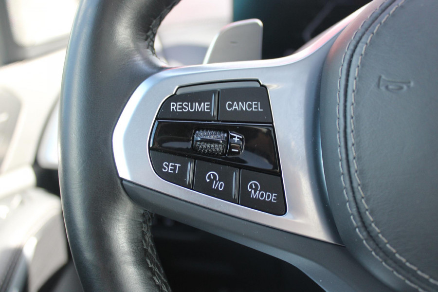 BMW X5 xDrive50e 490PK M-SPORT LAUNCH EDITION | PANORAMA SCHUIF/KANTEL DAK "SKY LOUNGE" | COMFORT STOELEN ELEKTRISCH VERSTELBAAR MET GEHEUGENFUNCTIE EN VERWARMBAAR VOOR EN ACHTER | LEDEREN BEKLEDING BMW INDIVIDUAL ZWART | EDELHOUT INTERIEURLIJSTEN | RIJASSISTENT-SYSTEEM DRIVING ASSISTANT PROFFESIONAL MET O.A. DODEHOEK DETECTIE EN ADAPTIVE CRUISE CONTROL | TRAVEL PAKKET | INNOVATIE-PAKKET: PARKEERASSISTENT-PAKKET PROFESSIONAL/ADAPTIEVE LED KOPLAMPEN/HARMAN/KARDON AUDIO SYSTEM/BMW LIVE PROFESSIONAL/RIJASSISTEN-SYSTEEM BMW GESTURE CONTROL/RIJSTROOK ASSISTENT/RIJSTROOKWISSEL ASSI