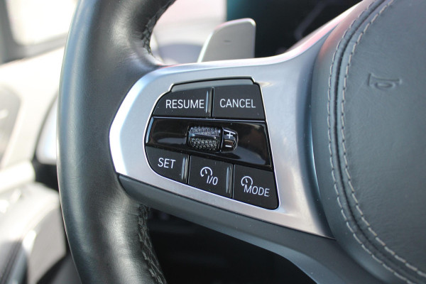 BMW X5 xDrive50e 490PK M-SPORT LAUNCH EDITION | PANORAMA SCHUIF/KANTEL DAK "SKY LOUNGE" | COMFORT STOELEN ELEKTRISCH VERSTELBAAR MET GEHEUGENFUNCTIE EN VERWARMBAAR VOOR EN ACHTER | LEDEREN BEKLEDING BMW INDIVIDUAL ZWART | EDELHOUT INTERIEURLIJSTEN | RIJASSISTENT-SYSTEEM DRIVING ASSISTANT PROFFESIONAL MET O.A. DODEHOEK DETECTIE EN ADAPTIVE CRUISE CONTROL | TRAVEL PAKKET | INNOVATIE-PAKKET: PARKEERASSISTENT-PAKKET PROFESSIONAL/ADAPTIEVE LED KOPLAMPEN/HARMAN/KARDON AUDIO SYSTEM/BMW LIVE PROFESSIONAL/RIJASSISTEN-SYSTEEM BMW GESTURE CONTROL/RIJSTROOK ASSISTENT/RIJSTROOKWISSEL ASSI