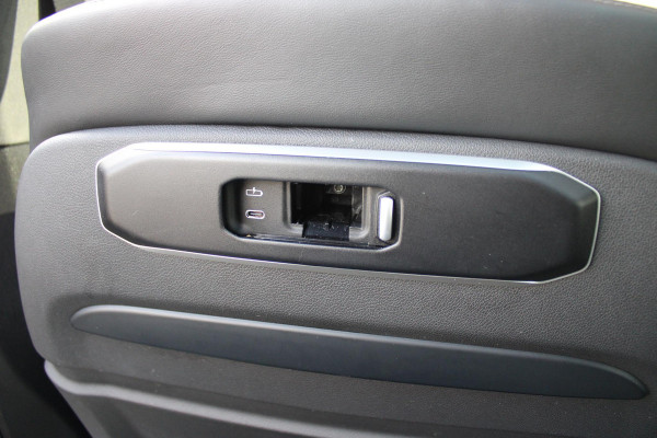 BMW X5 xDrive50e 490PK M-SPORT LAUNCH EDITION | PANORAMA SCHUIF/KANTEL DAK "SKY LOUNGE" | COMFORT STOELEN ELEKTRISCH VERSTELBAAR MET GEHEUGENFUNCTIE EN VERWARMBAAR VOOR EN ACHTER | LEDEREN BEKLEDING BMW INDIVIDUAL ZWART | EDELHOUT INTERIEURLIJSTEN | RIJASSISTENT-SYSTEEM DRIVING ASSISTANT PROFFESIONAL MET O.A. DODEHOEK DETECTIE EN ADAPTIVE CRUISE CONTROL | TRAVEL PAKKET | INNOVATIE-PAKKET: PARKEERASSISTENT-PAKKET PROFESSIONAL/ADAPTIEVE LED KOPLAMPEN/HARMAN/KARDON AUDIO SYSTEM/BMW LIVE PROFESSIONAL/RIJASSISTEN-SYSTEEM BMW GESTURE CONTROL/RIJSTROOK ASSISTENT/RIJSTROOKWISSEL ASSI