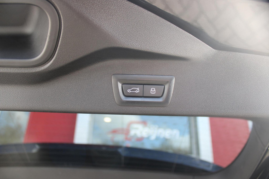 BMW X5 xDrive50e 490PK M-SPORT LAUNCH EDITION | PANORAMA SCHUIF/KANTEL DAK "SKY LOUNGE" | COMFORT STOELEN ELEKTRISCH VERSTELBAAR MET GEHEUGENFUNCTIE EN VERWARMBAAR VOOR EN ACHTER | LEDEREN BEKLEDING BMW INDIVIDUAL ZWART | EDELHOUT INTERIEURLIJSTEN | RIJASSISTENT-SYSTEEM DRIVING ASSISTANT PROFFESIONAL MET O.A. DODEHOEK DETECTIE EN ADAPTIVE CRUISE CONTROL | TRAVEL PAKKET | INNOVATIE-PAKKET: PARKEERASSISTENT-PAKKET PROFESSIONAL/ADAPTIEVE LED KOPLAMPEN/HARMAN/KARDON AUDIO SYSTEM/BMW LIVE PROFESSIONAL/RIJASSISTEN-SYSTEEM BMW GESTURE CONTROL/RIJSTROOK ASSISTENT/RIJSTROOKWISSEL ASSI