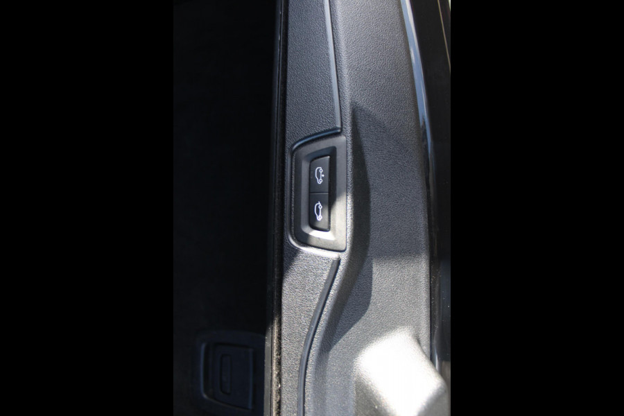 BMW X5 xDrive50e 490PK M-SPORT LAUNCH EDITION | PANORAMA SCHUIF/KANTEL DAK "SKY LOUNGE" | COMFORT STOELEN ELEKTRISCH VERSTELBAAR MET GEHEUGENFUNCTIE EN VERWARMBAAR VOOR EN ACHTER | LEDEREN BEKLEDING BMW INDIVIDUAL ZWART | EDELHOUT INTERIEURLIJSTEN | RIJASSISTENT-SYSTEEM DRIVING ASSISTANT PROFFESIONAL MET O.A. DODEHOEK DETECTIE EN ADAPTIVE CRUISE CONTROL | TRAVEL PAKKET | INNOVATIE-PAKKET: PARKEERASSISTENT-PAKKET PROFESSIONAL/ADAPTIEVE LED KOPLAMPEN/HARMAN/KARDON AUDIO SYSTEM/BMW LIVE PROFESSIONAL/RIJASSISTEN-SYSTEEM BMW GESTURE CONTROL/RIJSTROOK ASSISTENT/RIJSTROOKWISSEL ASSI