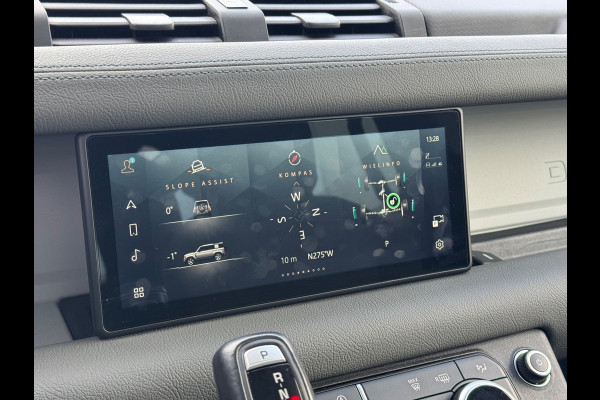 Land Rover Defender 110 P300 110 X-DYNAMIC LEDER LUCHTVERING PANORAMADAK URBAN