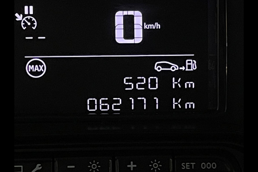 Citroën C3 1.2 PureTech Business CLIMATE AIRCO CRUISE NAV 16 INCH LMV PARKEERSENSOREN