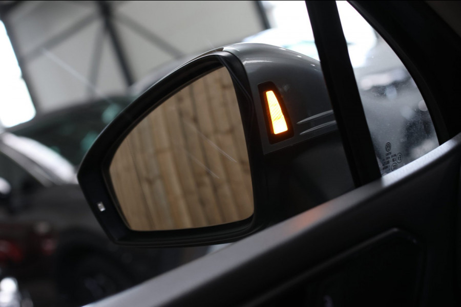 Volkswagen Tiguan Allspace 2.0 TSI 4Motion Highline 7p. *360 Camera*Head-Up*Trekhaak*Led*