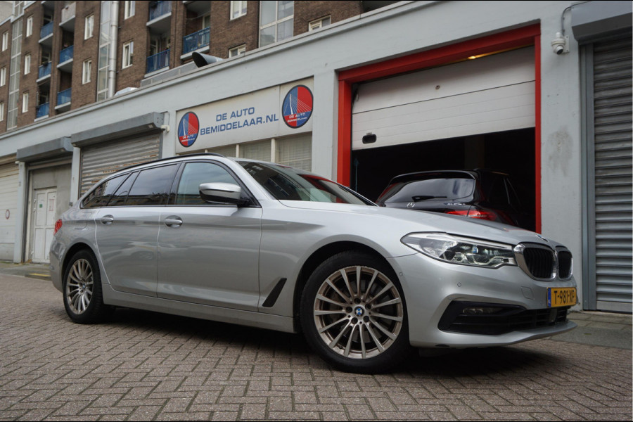 BMW 5 Serie Touring 530i High Executive Sport Line | PANO * HUD * Sfeerverlichting * Adaptive + Lane * Wegklapbare trekhaak * Comfortzetels * BMW onderhouden *