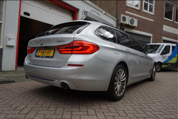 BMW 5 Serie Touring 530i High Executive Sport Line | PANO * HUD * Sfeerverlichting * Adaptive + Lane * Wegklapbare trekhaak * Comfortzetels * BMW onderhouden *