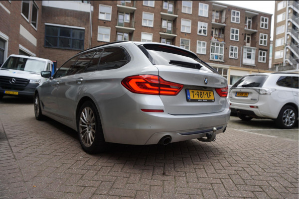 BMW 5 Serie Touring 530i High Executive Sport Line | PANO * HUD * Sfeerverlichting * Adaptive + Lane * Wegklapbare trekhaak * Comfortzetels * BMW onderhouden *