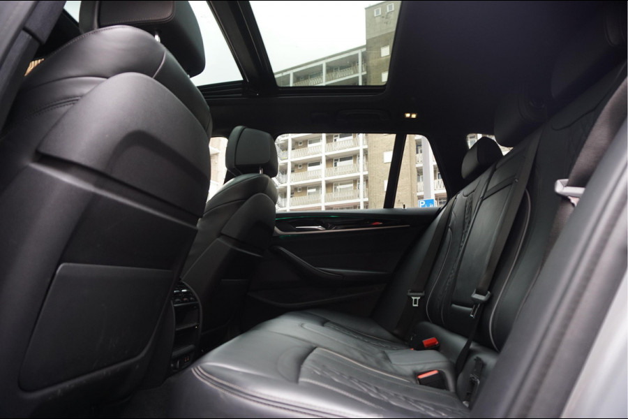 BMW 5 Serie Touring 530i High Executive Sport Line | PANO * HUD * Sfeerverlichting * Adaptive + Lane * Wegklapbare trekhaak * Comfortzetels * BMW onderhouden *