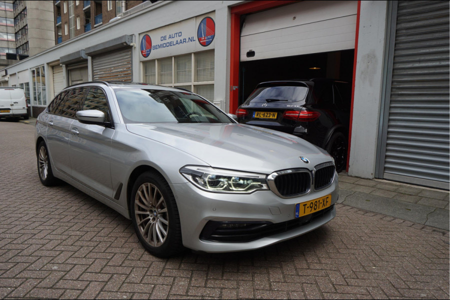 BMW 5 Serie Touring 530i High Executive Sport Line | PANO * HUD * Sfeerverlichting * Adaptive + Lane * Wegklapbare trekhaak * Comfortzetels * BMW onderhouden *