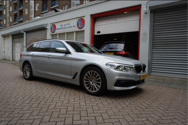BMW 5 Serie Touring 530i High Executive Sport Line | PANO * HUD * Sfeerverlichting * Adaptive + Lane * Wegklapbare trekhaak * Comfortzetels * BMW onderhouden *