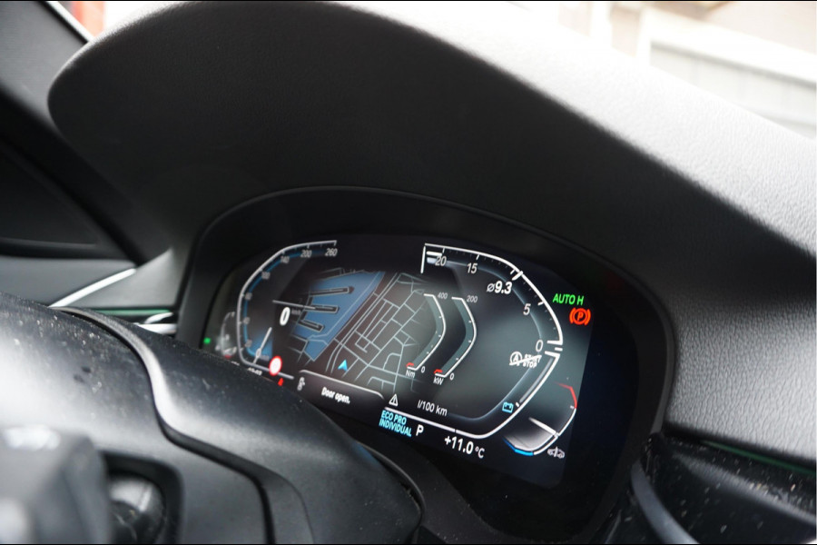 BMW 5 Serie Touring 530i High Executive Sport Line | PANO * HUD * Sfeerverlichting * Adaptive + Lane * Wegklapbare trekhaak * Comfortzetels * BMW onderhouden *