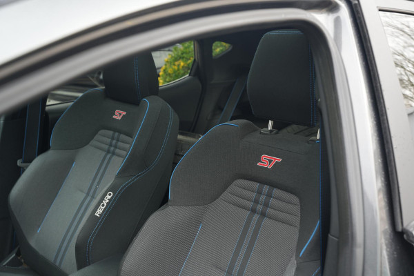 Ford Fiesta 1.5 EcoBoost ST-3 Panoramadak Cruise Recaro LED Keyless