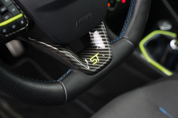 Ford Fiesta 1.5 EcoBoost ST-3 Panoramadak Cruise Recaro LED Keyless