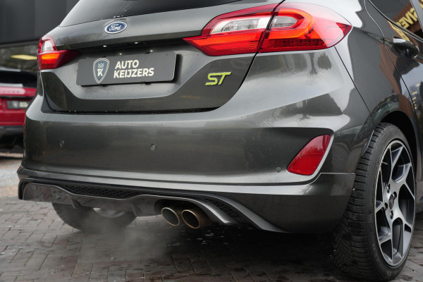 Ford Fiesta 1.5 EcoBoost ST-3 Panoramadak Cruise Recaro LED Keyless