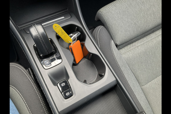 Volvo XC40 1.5 T5 262pk Recharge PHEV Business Elek.Trekhaak Carplay Stoel/Stuurverw Voll.Onderhouden!