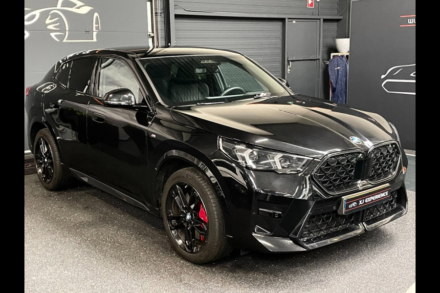 BMW X2 SDrive20i M-Sport Launch Edition NAP MASSAGE PANO GARANTIE EL.TREKHAAK