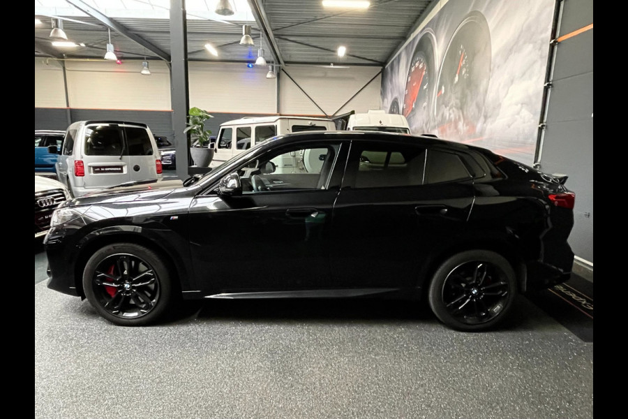 BMW X2 SDrive20i M-Sport Launch Edition NAP MASSAGE PANO GARANTIE EL.TREKHAAK