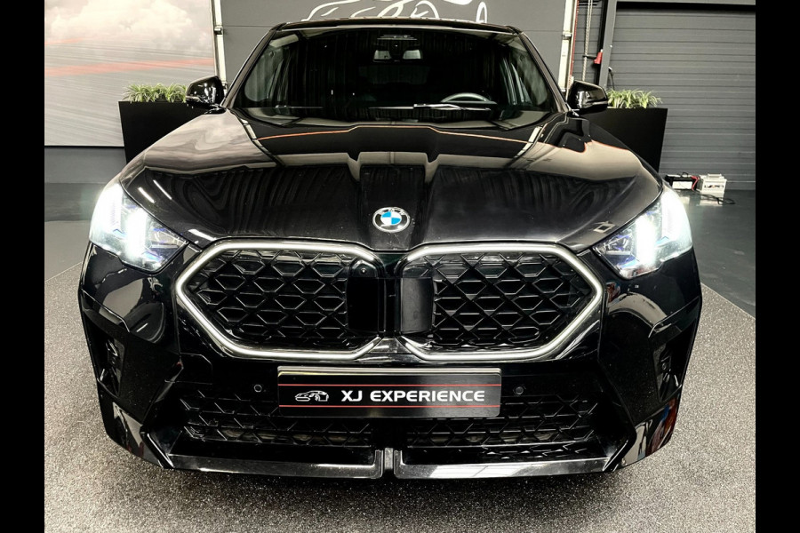 BMW X2 SDrive20i M-Sport Launch Edition NAP MASSAGE PANO GARANTIE EL.TREKHAAK