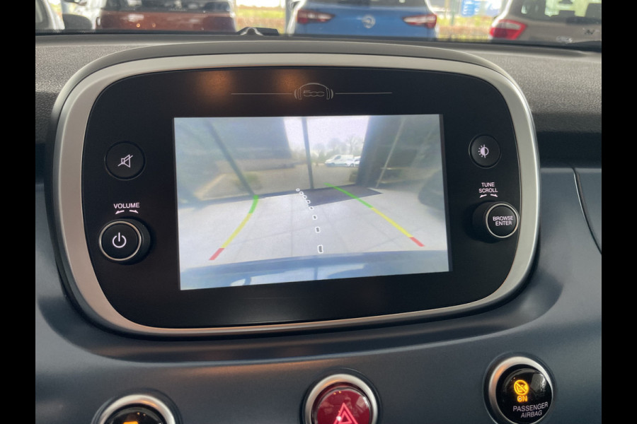 Fiat 500X 1.4 Turbo MultiAir Mirror Achteruitrijcamera - Navigatie - Apple carplay - Airco - Cruise control - Parkeersensor achter - Radio - Dakrails - Bluetooth - Elektrische ramen - Licht metalen velgen 17 inch - Start/ stop systeem - Stuur leder - Stuur multifunctioneel - Door ons nieuw geleverd - Altijd door ons onderhouden