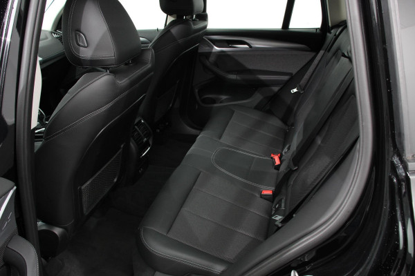 BMW X3 xDrive30e Plug in Hybride Advantage Automaat | Navigatie | Climate Control | Adaptive Cruise Control | Head up display | Led | Dab | Parkeer sensoren V+A | Stoelverwarming | Camera