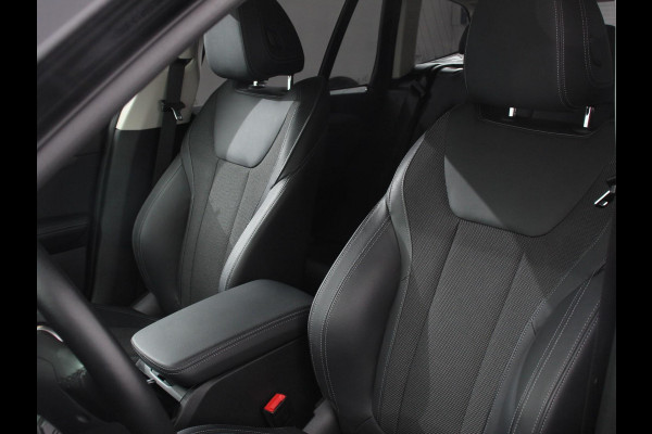 BMW X3 xDrive30e Plug in Hybride Advantage Automaat | Navigatie | Climate Control | Adaptive Cruise Control | Head up display | Led | Dab | Parkeer sensoren V+A | Stoelverwarming | Camera