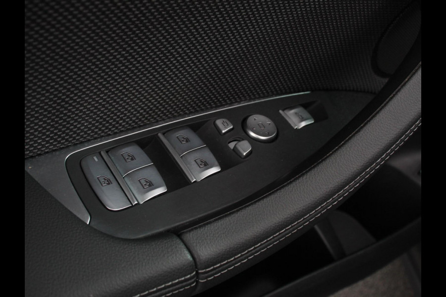 BMW X3 xDrive30e Plug in Hybride Advantage Automaat | Navigatie | Climate Control | Adaptive Cruise Control | Head up display | Led | Dab | Parkeer sensoren V+A | Stoelverwarming | Camera